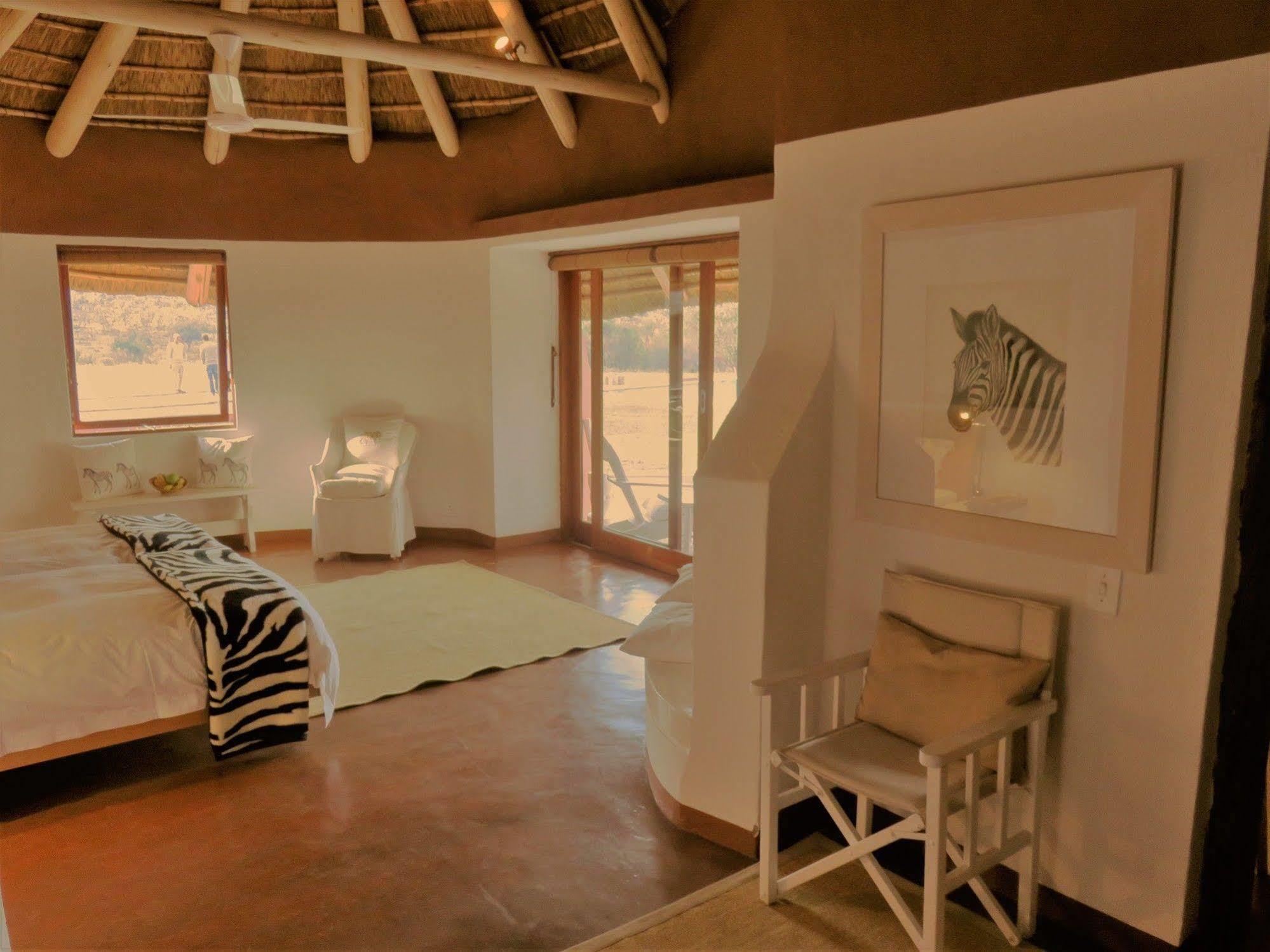 Zebras Crossing Private Game Lodge Modimolle Eksteriør billede